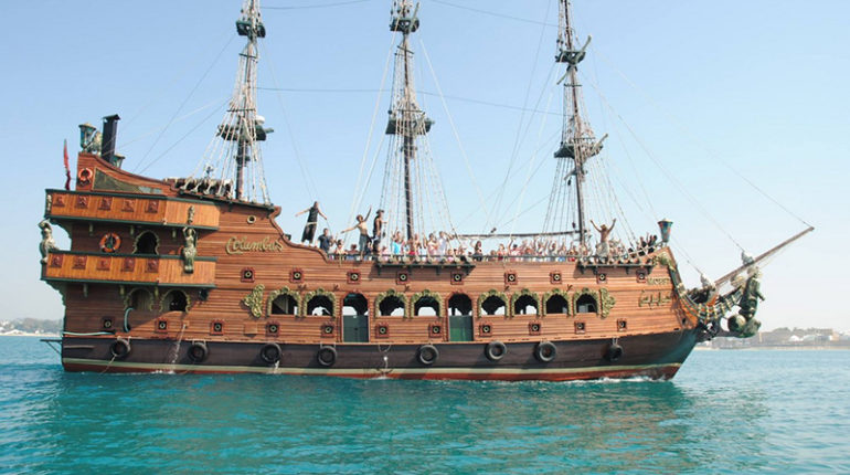 Une croisière sur bateau pirate à Hammamet